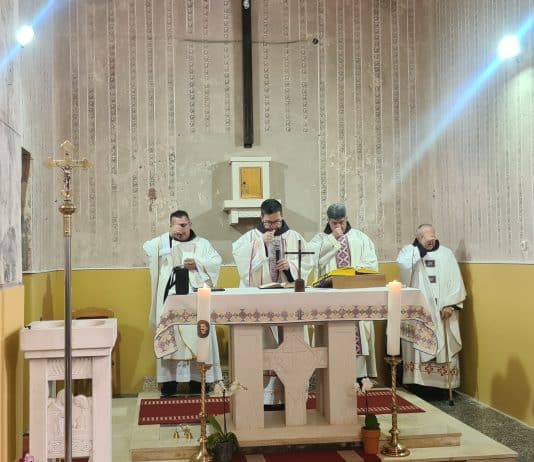 BUČIĆI: Fra Jozo Marinčić predvodio misno slavlje na Uskrsni ponedjeljak (FOTO/VIDEO)