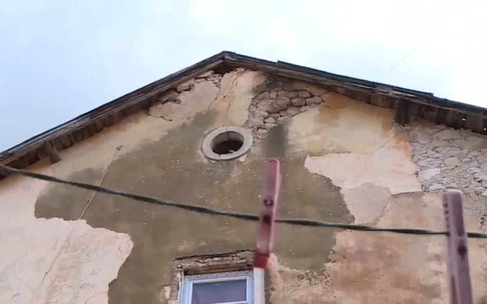 Ljubinci u strahu i bez krova nad glavom: Zidovi su ‘hodali’, vrata se nisu mogla otvoriti, sve je padalo…