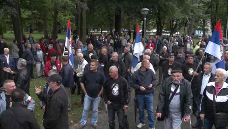 Masovan prosvjed danas u Banja Luci pod nazivom ‘Sloboda’. Povod su nedavne odluke visokog predstavnika