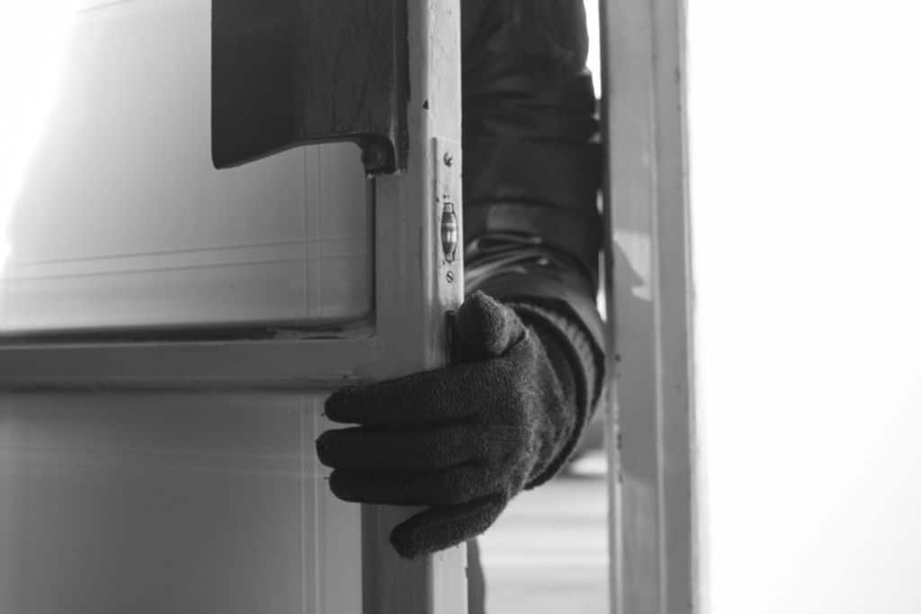 Migranti se okomili na mostarsku kuću, išli u razbojstvo dva dana zaredom. Prvi put su uspjeli, a drugi put nisu…