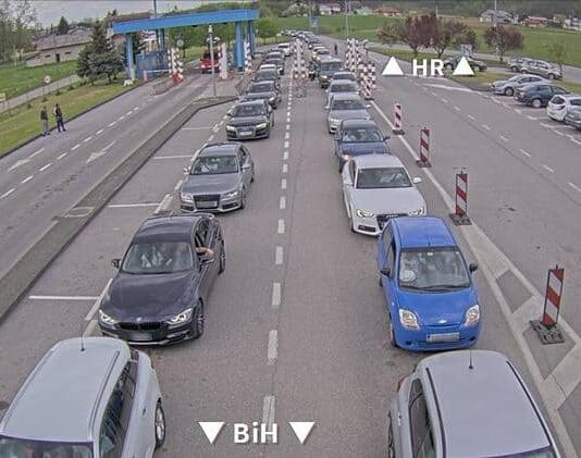 NA ULAZIMA U DRŽAVU: Praznici se bliže: Velike gužve na više graničnih prijelaza na sjeveru BiH