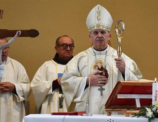 Nadbiskup Vukšić: Uskrs nas trajno podsjeća na pobjedu života nad smrću