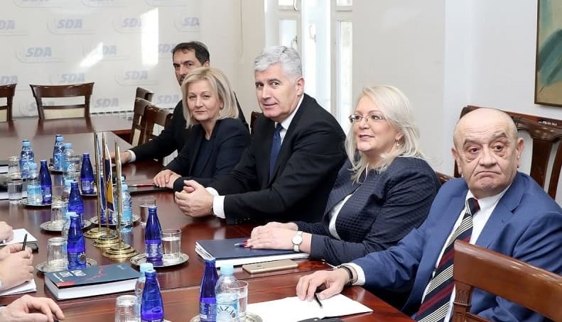 Ovo je HDZ-ov prijedlog Izbornog zakona, a evo i kada je na glasovanju u Domu naroda BiH. I to po hitnom postupku