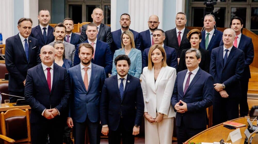 Ovo su novi ministri u vladi Crne Gore i njihove mini biografije: Slično je kao u BiH! U vlasti su i bošnjačke i hrvatska stranka