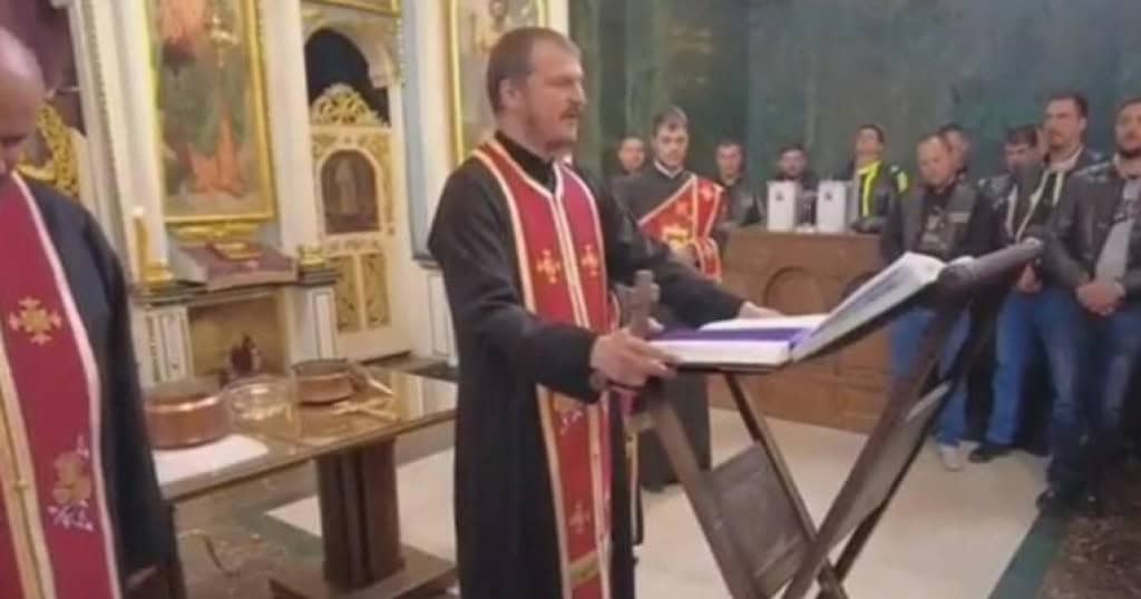 Skroz čudna propovijed pravoslavnog svećenika: Pojašnjavao je kad, zašto i kako izudarati nekoga…