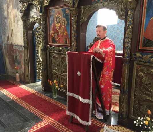 Travnički vjernici jutros s radošću dočekali Vaskrs (FOTO)