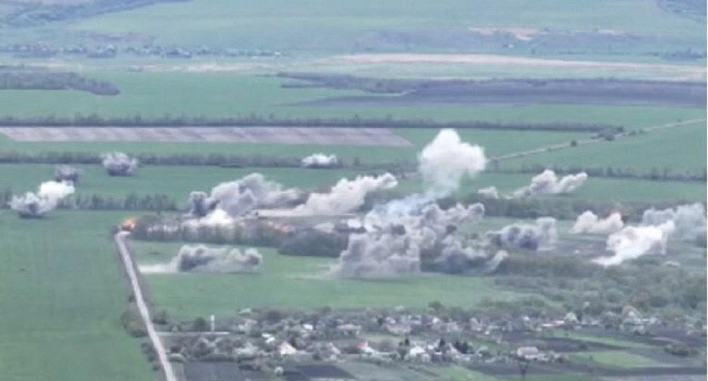 Ukrajinci objavili snimku bombardiranja, tvrde da su uništili puno ruskih tenkova