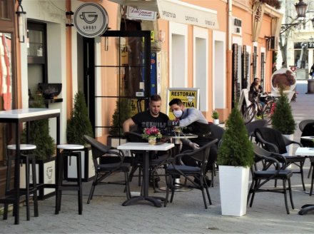 Usvojen zakon o zabrani pušenja