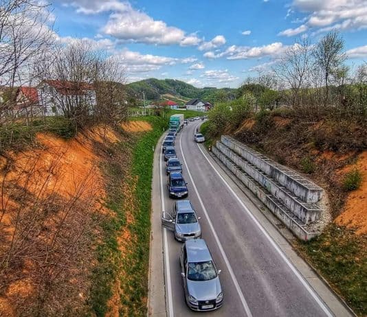 Višesatna čekanja na izlazu iz BiH