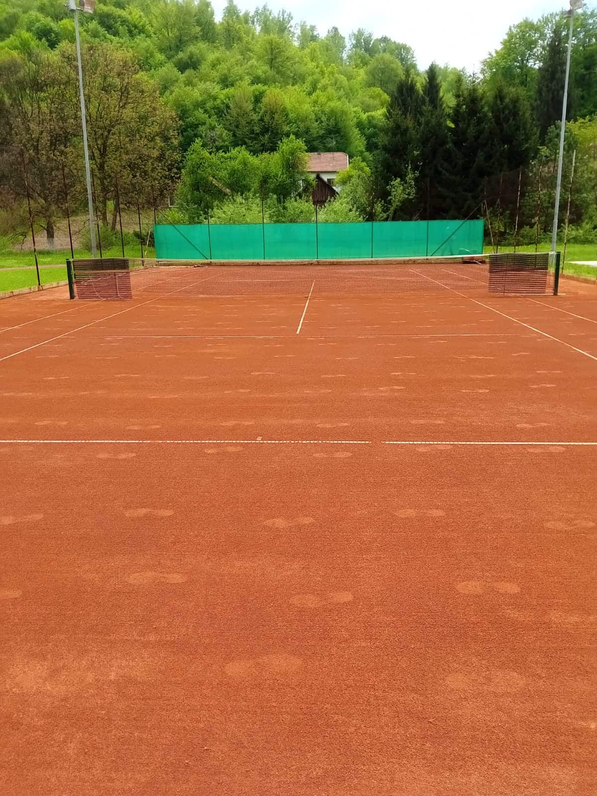 Otvoren teniski teren u Novom Travniku