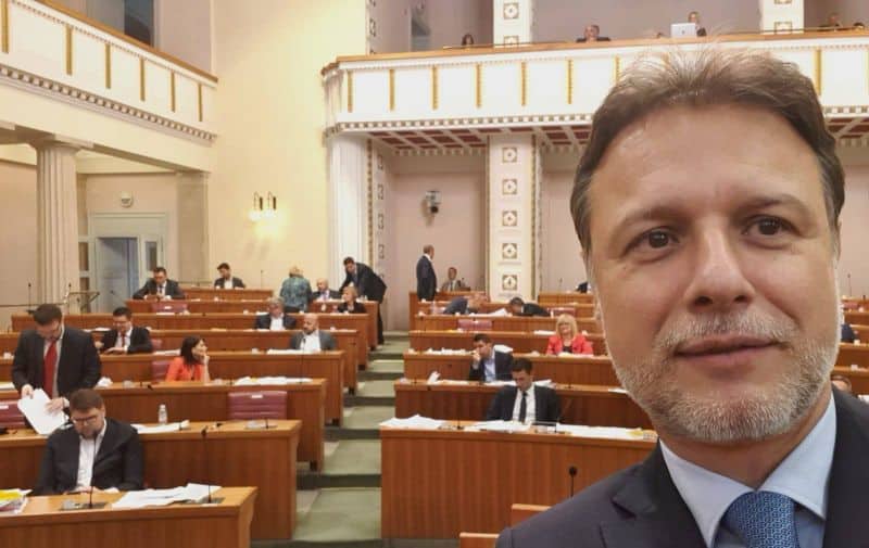 Ako netko možda želi vidjeti kako Gordan Jandroković napada Zorana Milanovića, prenosimo