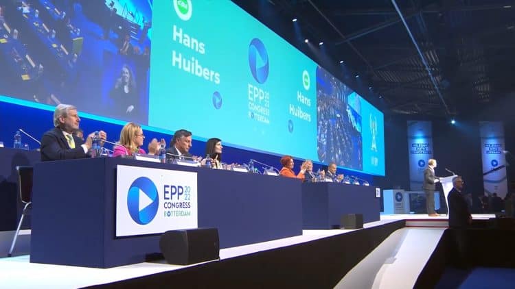 Bošnjaci slave rezoluciju Europske pučke stranke u kojoj se poziva na očuvanje ravnopravnosti konstitutivnih naroda