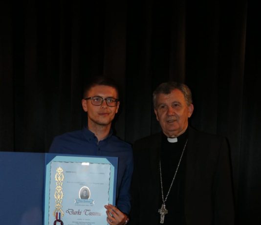 Darko Tusun – Dobitnik najvažnije nagrade  na razini svih katoličkih školskih centara u Bosni i Hercegovini – nagrade “Petar Barbarić”