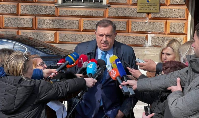Dodik: Schmidt se*e, stalno me naganja na se vidimo