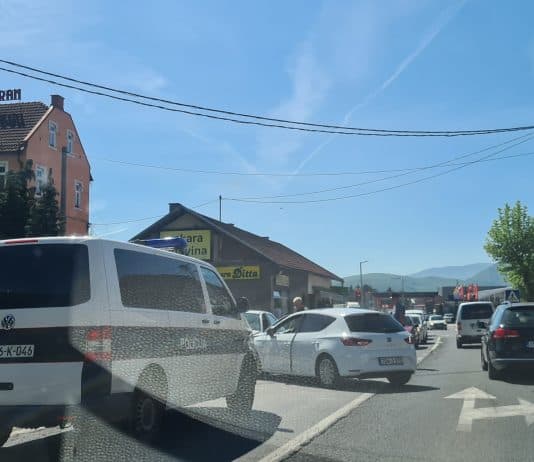 Gužva prema Travniku, prometna nesreća na Docu