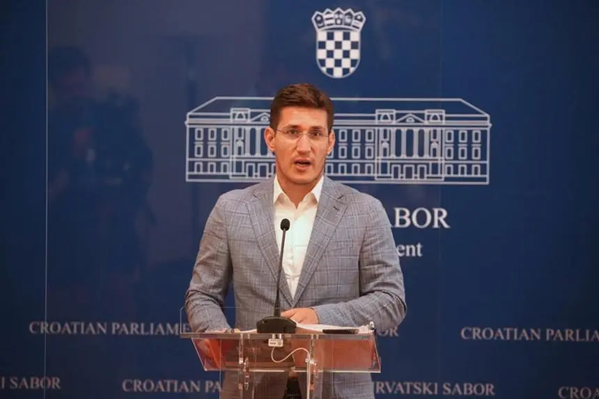 Troskot: Srpska nacionalna manjina jedina ima apsolutno sve povlastice. Baš me zanima bi li Vučić to učinio za Hrvatsku