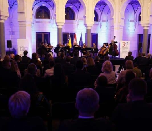 Koncert Zagrebačkih solista upriličen u sarajevskoj Vijećnici u povodu 120 godina Hrvatskog kulturnog društva (HKD) Napredak