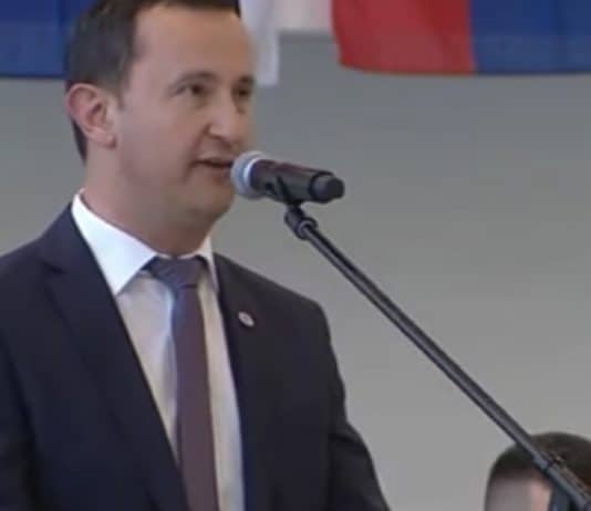 Mučna scena u Trebinju: Gradonačelnik se potpuno pogubio, i Dodiku je bilo neugodno