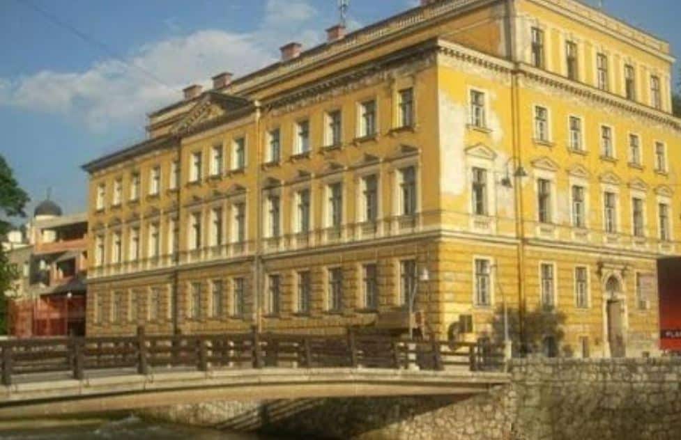 Neslana šala ili strah od zaključivanja ocjena? Diljem Sarajeva dojave o bombama u školama, policija istražuje sve