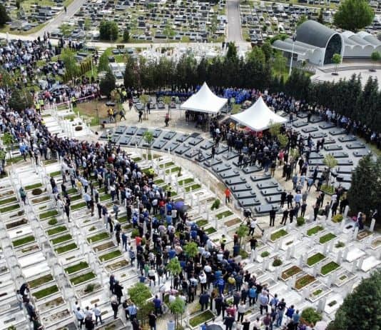Pogledajte kako je iz zraka izgledala sahrana Ivice Osima na sarajevskom groblju Bare