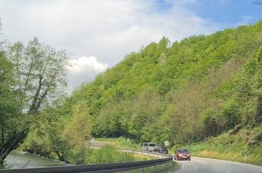 Pogledajte nesavjesnu vožnju vozača iz dijaspore na putnom pravcu Kaonik-Vitez