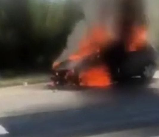 SAMOZAPALJENJE: Izgorio automobil na autoputu