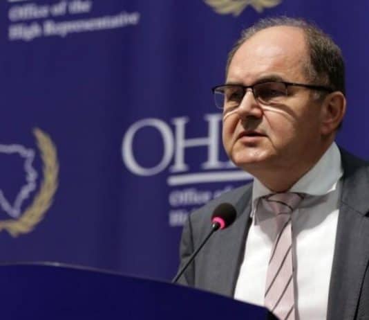 Schmidt: Pozivam Vijeće ministara da radi svoj posao i odobri sredstva za izbore