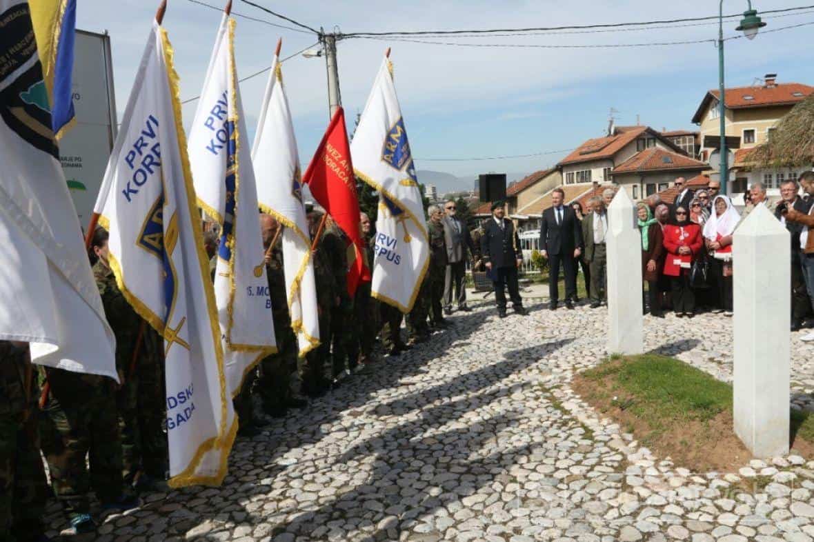 Sve su se Bošnjaci kao borili za građansku, multietničku BiH, a obilježavaju Dan šehida, inače vojnika poginulih za islam