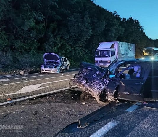 Teška prometna nesreća: Ozlijeđeno više osoba, promet obustavljen