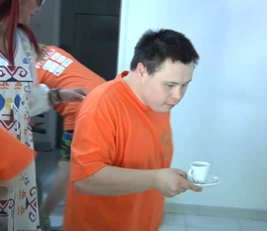 Tuzla: Otvoren kafić u kojem će raditi osobe s invaliditetom