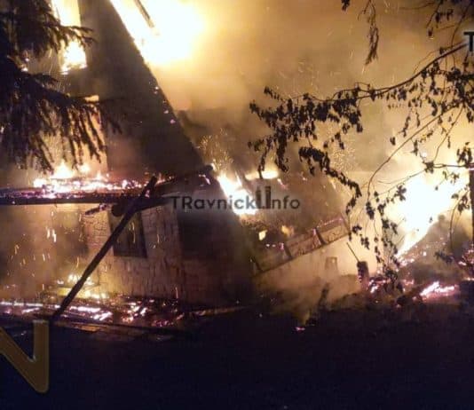 U večerašnjem požaru na Vlašiću u potpunosti izgorjela vikendica