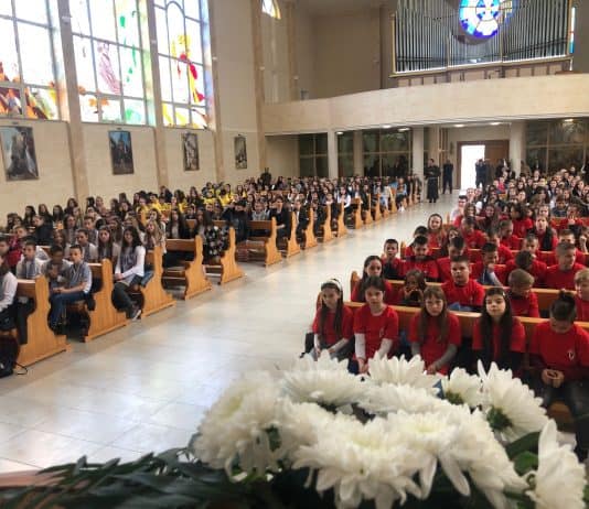 U župi Presvetog Trojstva u Novom Travniku održana zlatna harfa (FOTO)