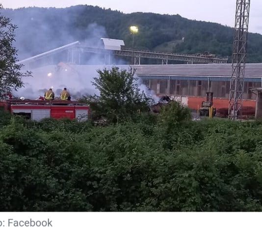 Ugašen požar u fabrici papira u Maglaju
