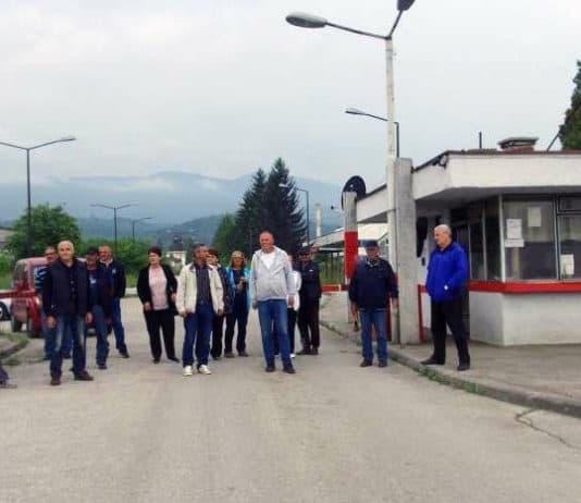 VITEZ: Radnici ‘Vitezita‘ prosvjedovali zbog neuvezanog radnog staža: “Mi više ne znamo kome otići. Poduzet ćemo radikalnije mjere”