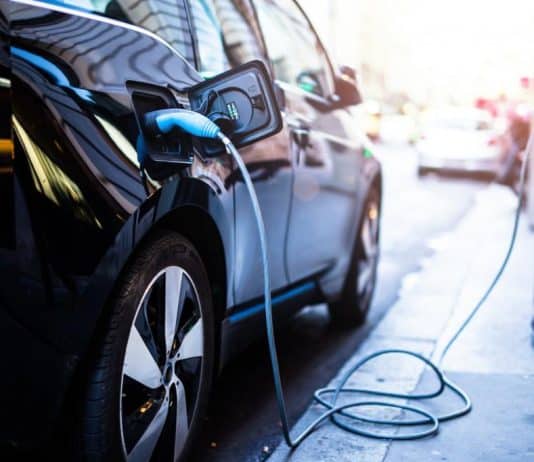 Vlada FBiH daje građanima po 10 tisuća KM za kupovinu električnih automobila