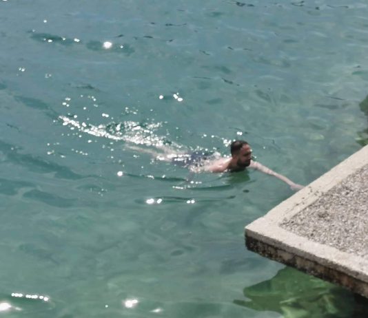 Za vikend u Neum stigle stotine turista, otvorena sezona kupanja, a evo i kakve su cijene u restoranima i koliko koštaju apartmani