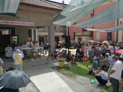 Biskup Ratko Perić predvodi misno slavlje u Travniku na blagdan sv.Ive