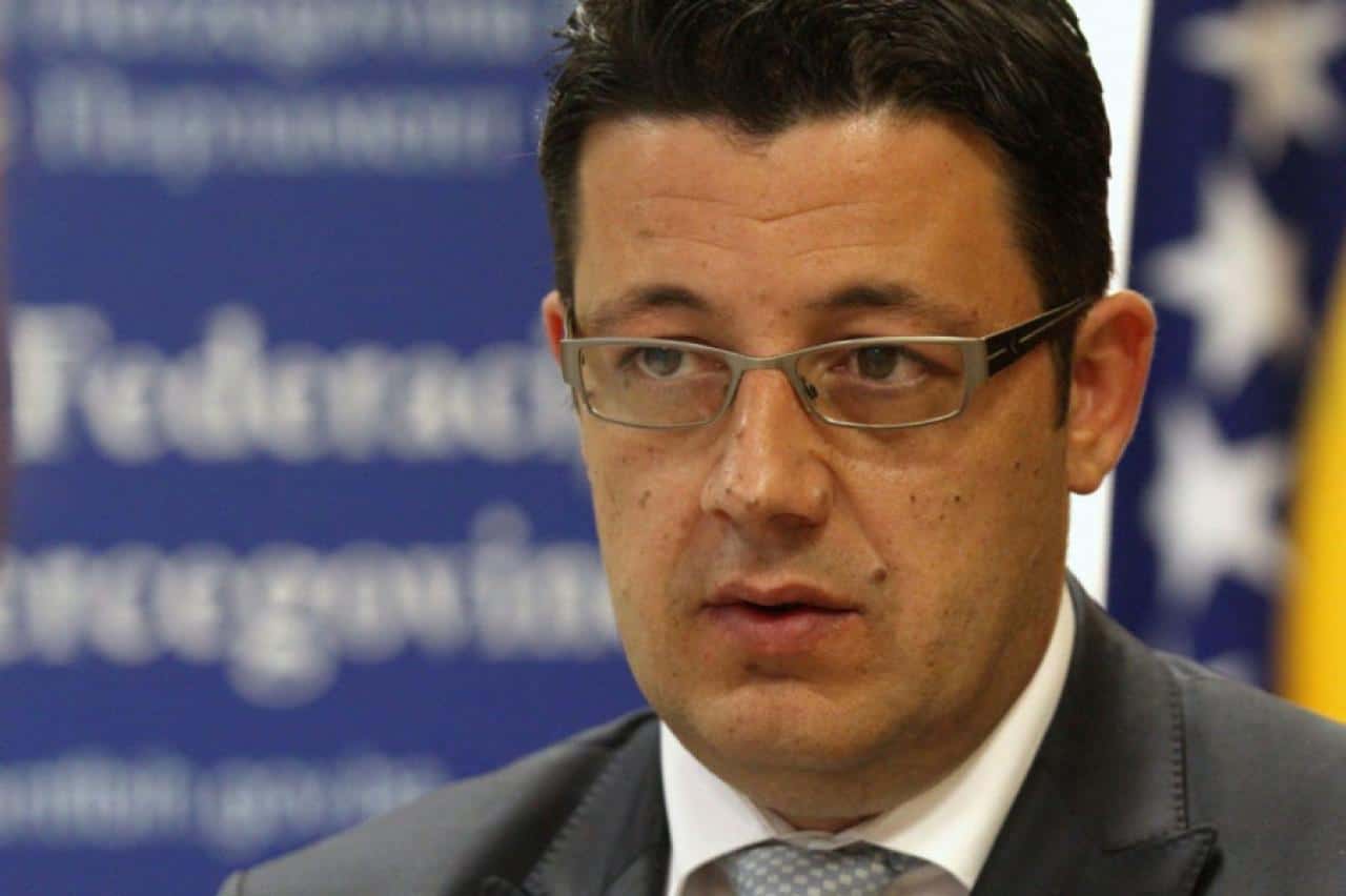 Čampara: Mi imamo ljude za koje je utvrđeno, direktore policijskih agencija i službenike, da nikad plaću nisu digli za pet godina: “Kako kupe mlijeko?”