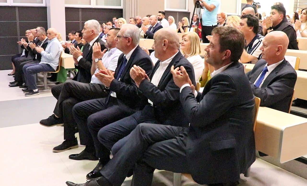 Evo fotogalerije s 25. obljetnice osnutka Medicinskog fakulteta SUM: Red politike, fratara, doktora…