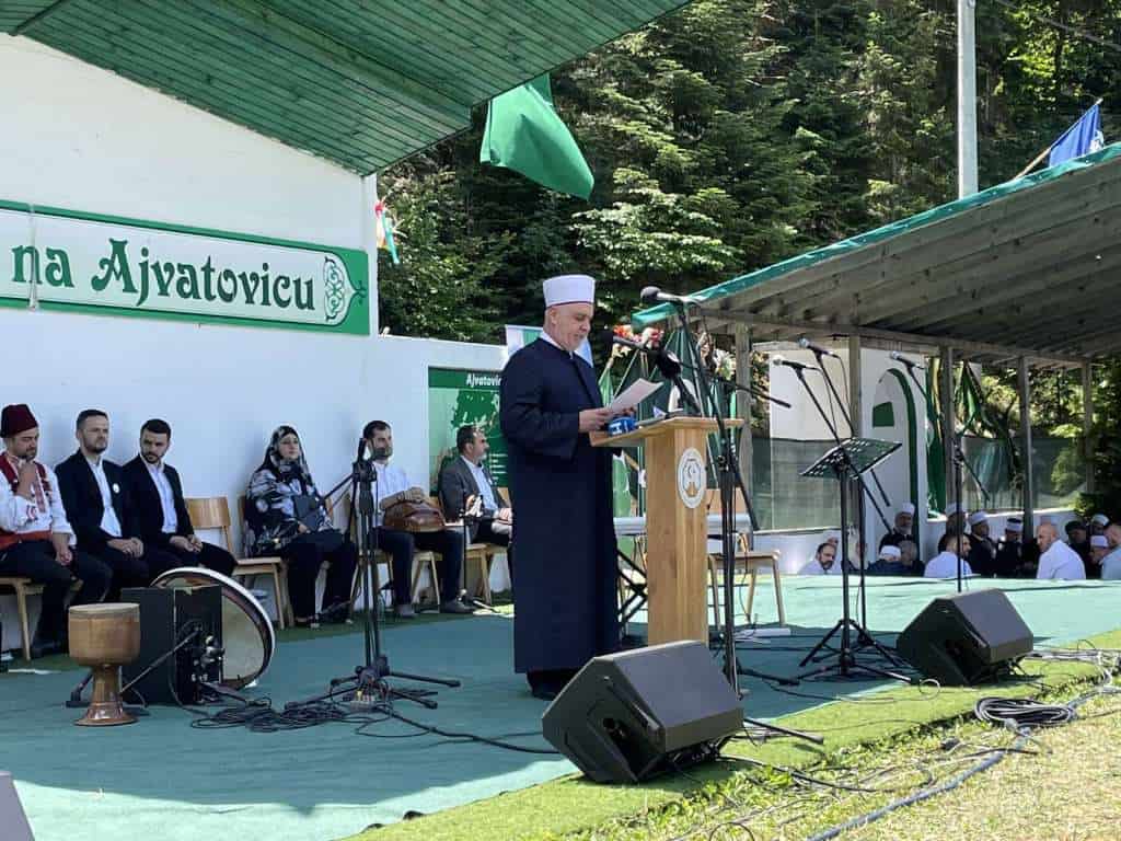 Kavazović na Ajvatovici održao nešto nalik predizbornom skupu: “Cilj muslimana u svakom vremenu je isti”