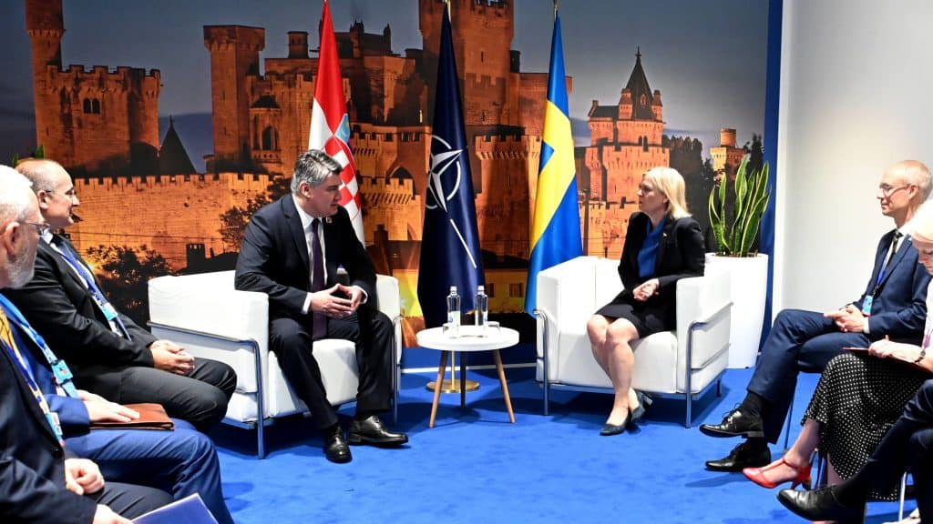 Milanović iz Madrida poručio da je problem bh. Hrvata problem Hrvatske i cijelog NATO-a, pozvao Schmidta da nametne Izborni zakon