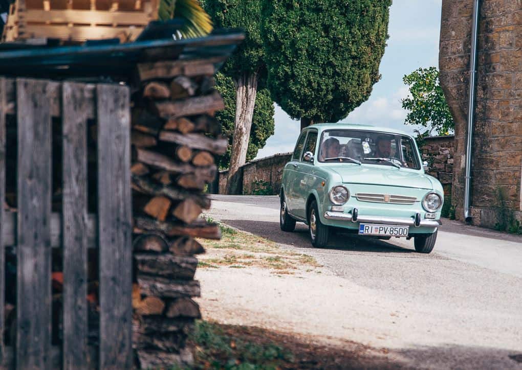 Odvratno drska krađa u Hrvatskoj: Ukrali novčanik starici od 90 godina, a tijekom krađe je i fizički povrijedili