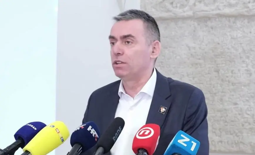 Opa! Domovinski pokret predlaže Zakon o oduzimanju državljanstva onima koji rade protiv nacionalne sigurnosti