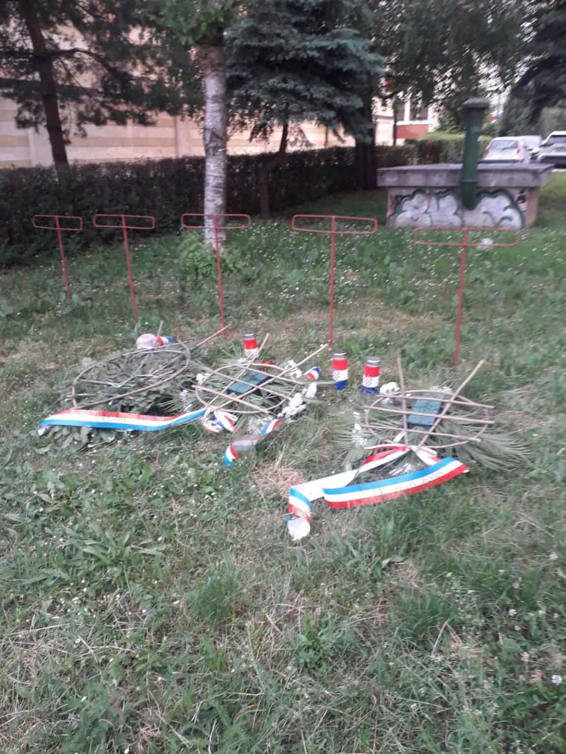 Ovo im je zahvala što su dali živote? Uništeni vijenci za poginule branitelje HVO brigade “Kralj Tvrtko” u Sarajevu