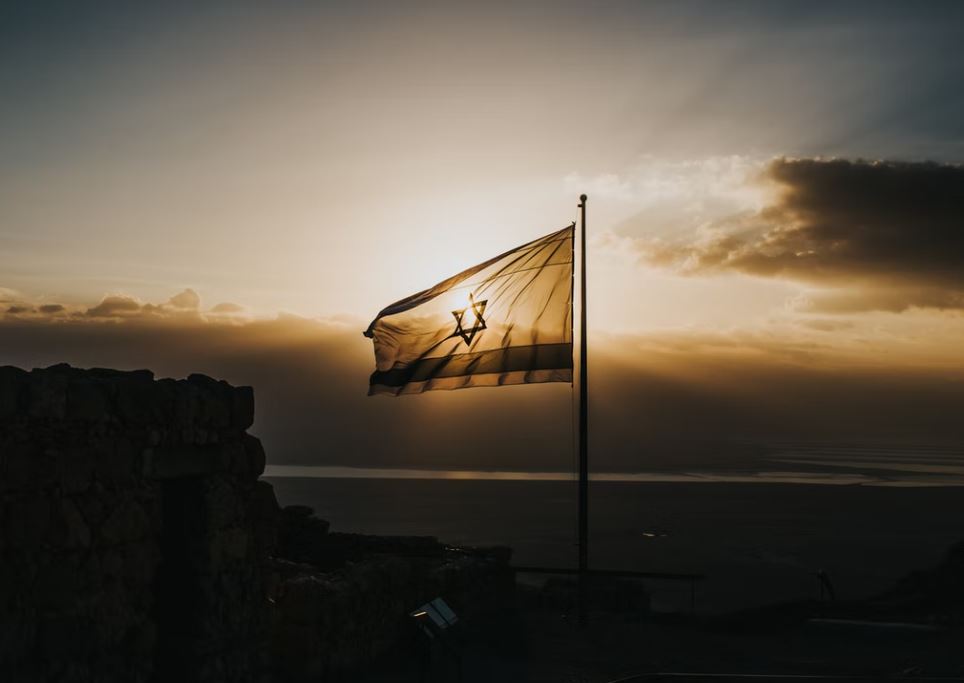 Pada vlada u Izraelu: Koalicija desnice, liberala i muslimanske stranke bila je krhka od samog početka