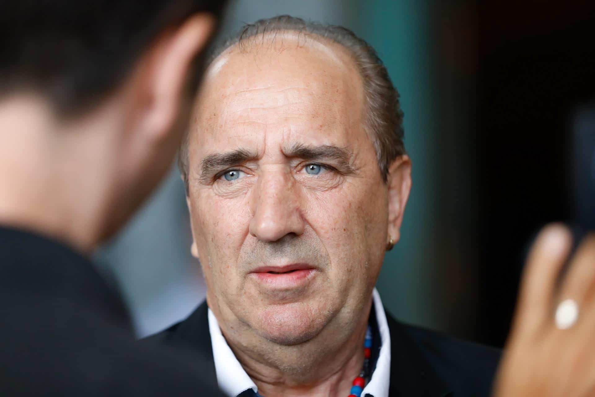 Pjevač došao pijan pred binu kad je festival već bio gotov i upitao “Jesam li pobijedio?”