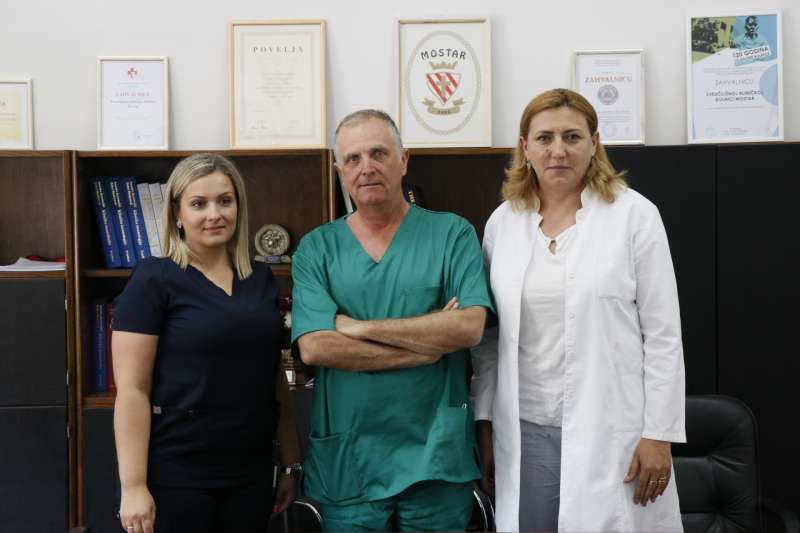Poznati američki liječnik i stručnjak boravio u Sveučilišnoj kliničkoj bolnici u Mostaru, evo kojim povodom