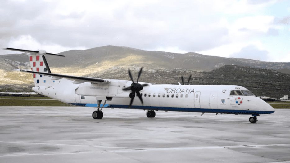 Rupa na zrakoplovu s leta Zagreb – Sarajevo, sumnja se da je propucan vatrenim oružjem!?