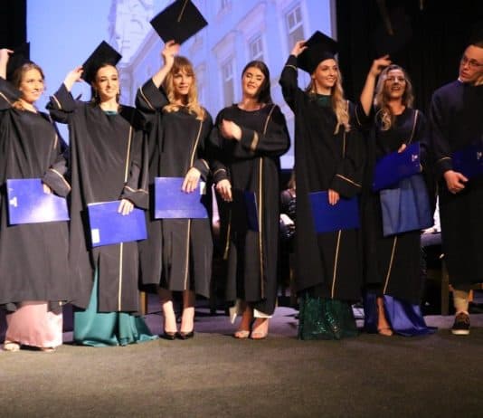 Svečana dodjela svjedodžbi o završenoj gimnaziji  22. generacije maturanata Katoličkog školskog centra „Petar Barbarić“ Travnik