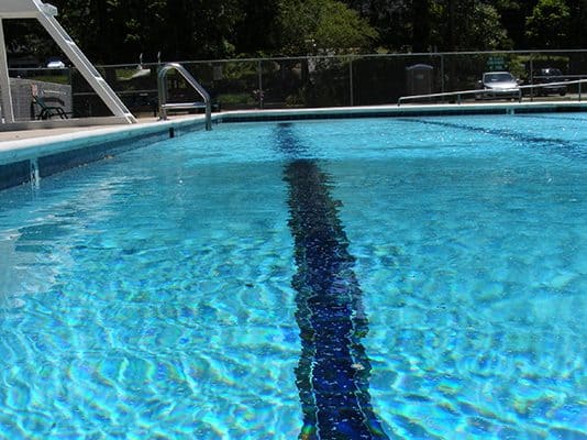 U bazenu pronađena mrtva žena